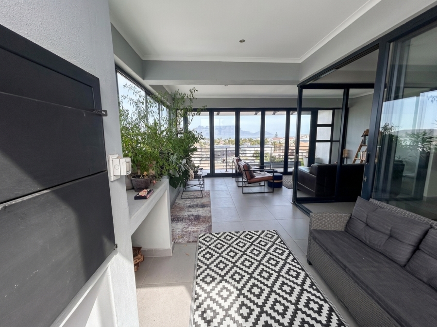 2 Bedroom Property for Sale in Table View Western Cape